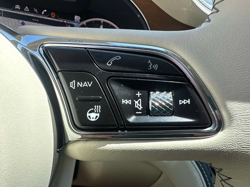 Used 2024 Bentley Flying Spur V8 AWD/4WD image 36