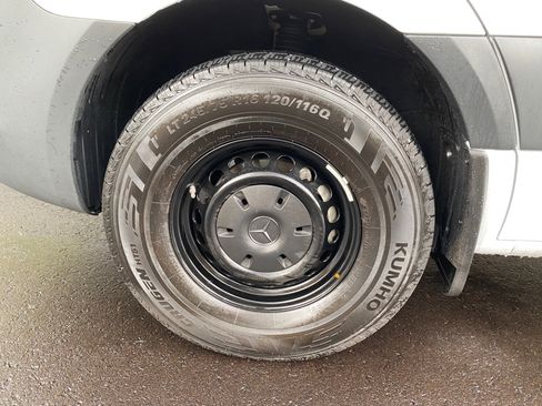 Used 2025 Mercedes-Benz Sprinter 2500 image 19