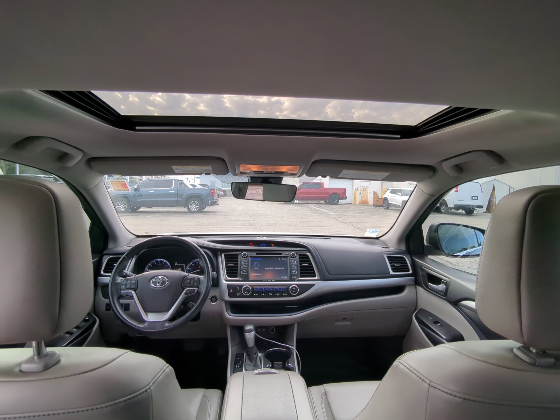 Used 2018 Toyota Highlander XLE AWD/4WD image 14