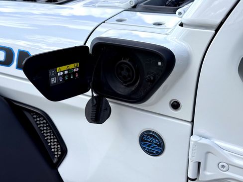 Used 2022 Jeep Wrangler Unlimited Rubicon 4xe image 14