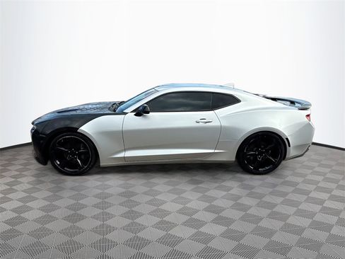 Used 2016 Chevrolet Camaro SS image 9