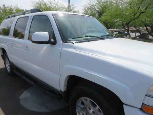 Used 2003 Chevrolet Suburban Z71 AWD/4WD image 9