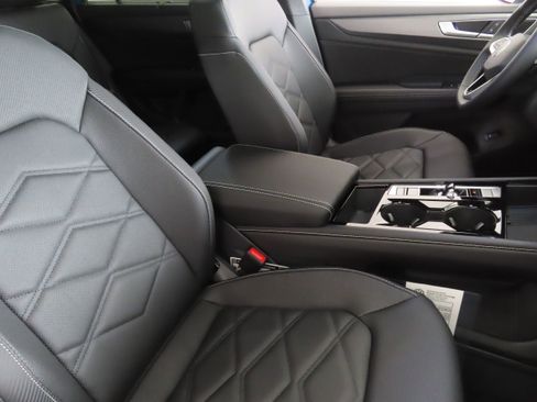 New 2026 Volkswagen Atlas Cross Sport SE image 27