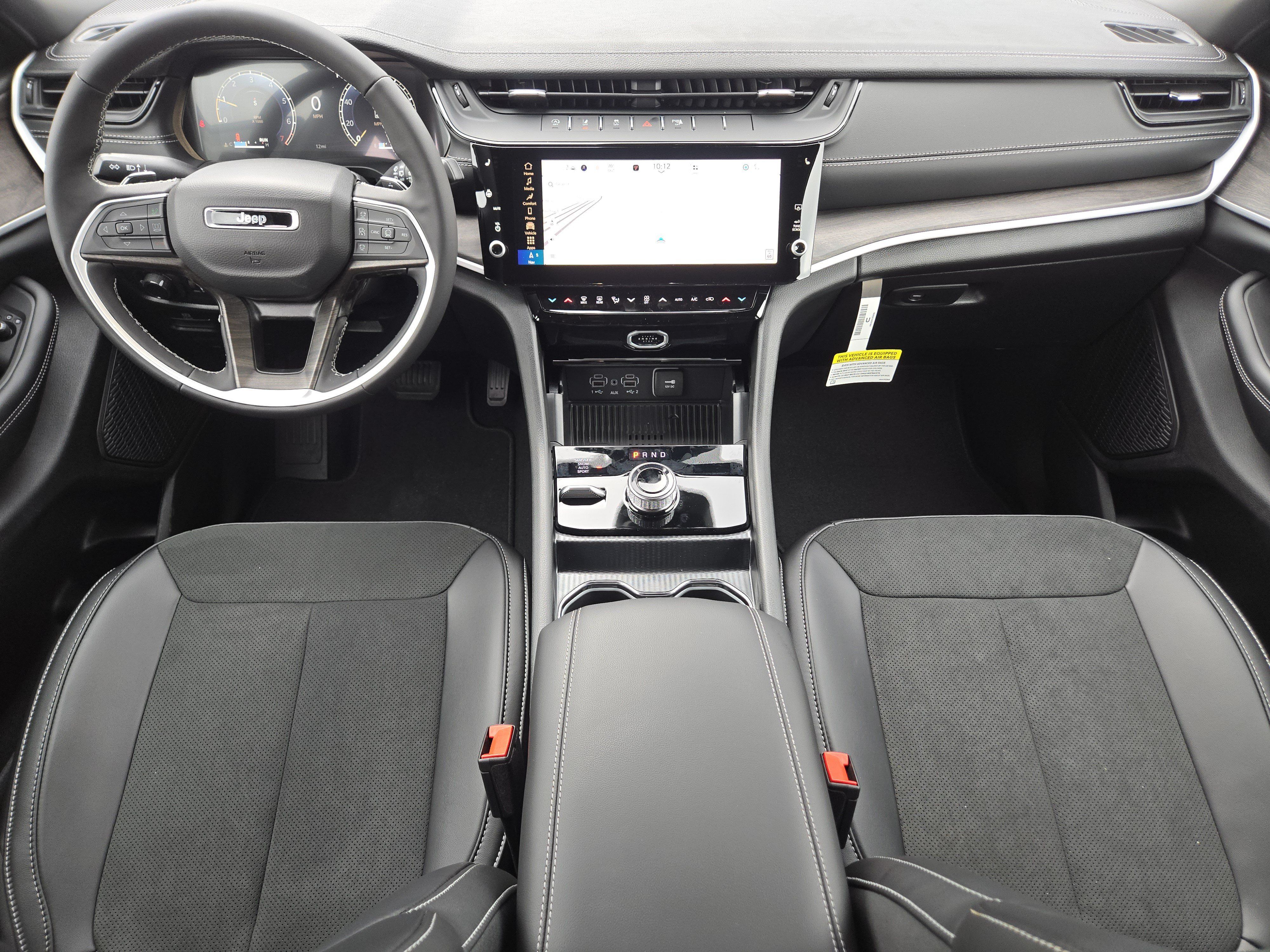 New 2026 Jeep Grand Cherokee Altitude AWD/4WD image 2