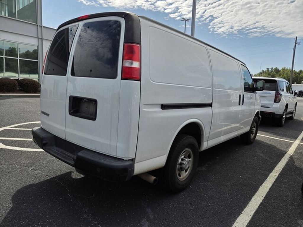 Used 2019 Chevrolet Express 2500 w/ Driver Convenience Package RWD image 8