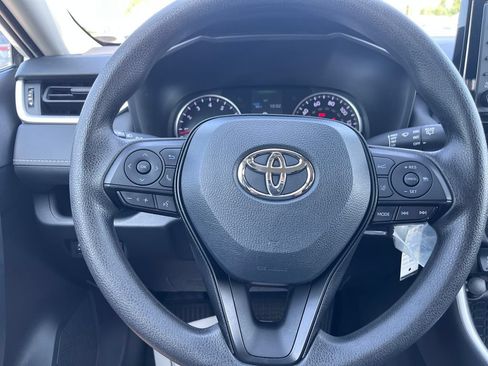 Used 2022 Toyota RAV4 LE AWD/4WD image 13