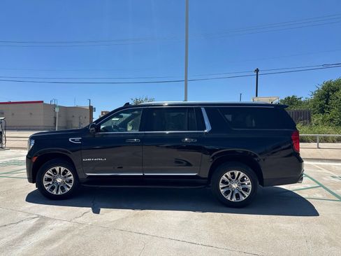 Used 2022 GMC Yukon XL Denali RWD image 6