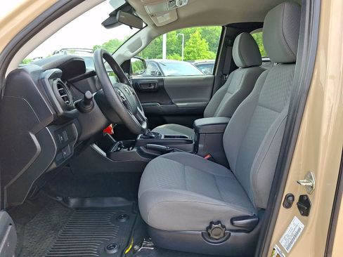 Certified 2020 Toyota Tacoma SR w/ SX Package AWD/4WD image 15