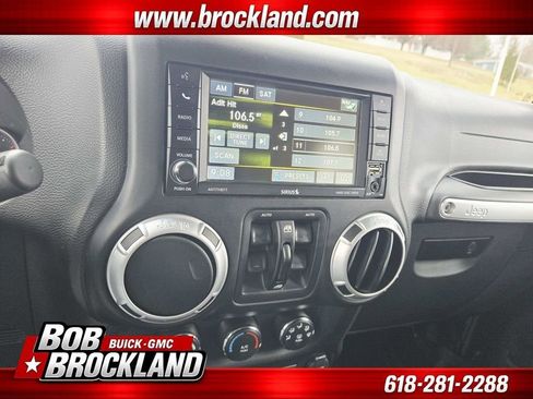 Used 2015 Jeep Wrangler Unlimited Sahara AWD/4WD image 27