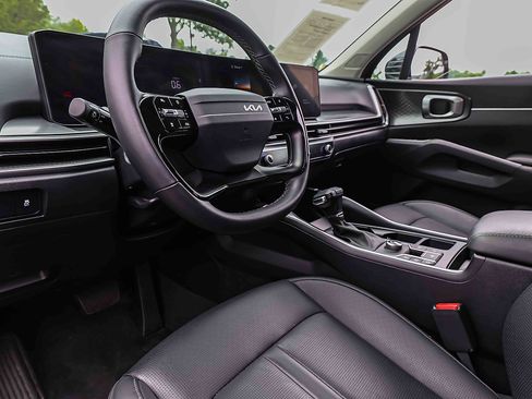 Certified 2026 Kia Sorento S FWD image 7