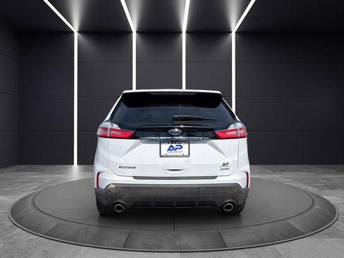 Used 2020 Ford Edge SE FWD image 5