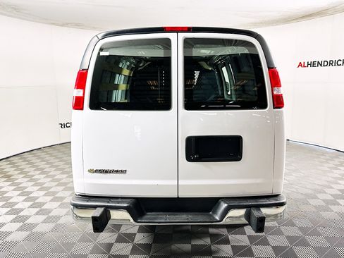 Used 2024 Chevrolet Express 2500 w/ Driver Convenience Package image 4