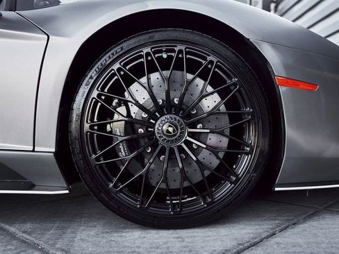 Used 2018 Lamborghini Aventador S AWD/4WD image 35