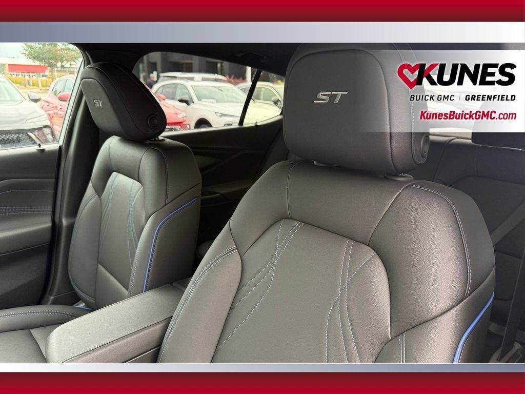New 2026 Buick Envista Sport Touring w/ Convenience I Package FWD image 33