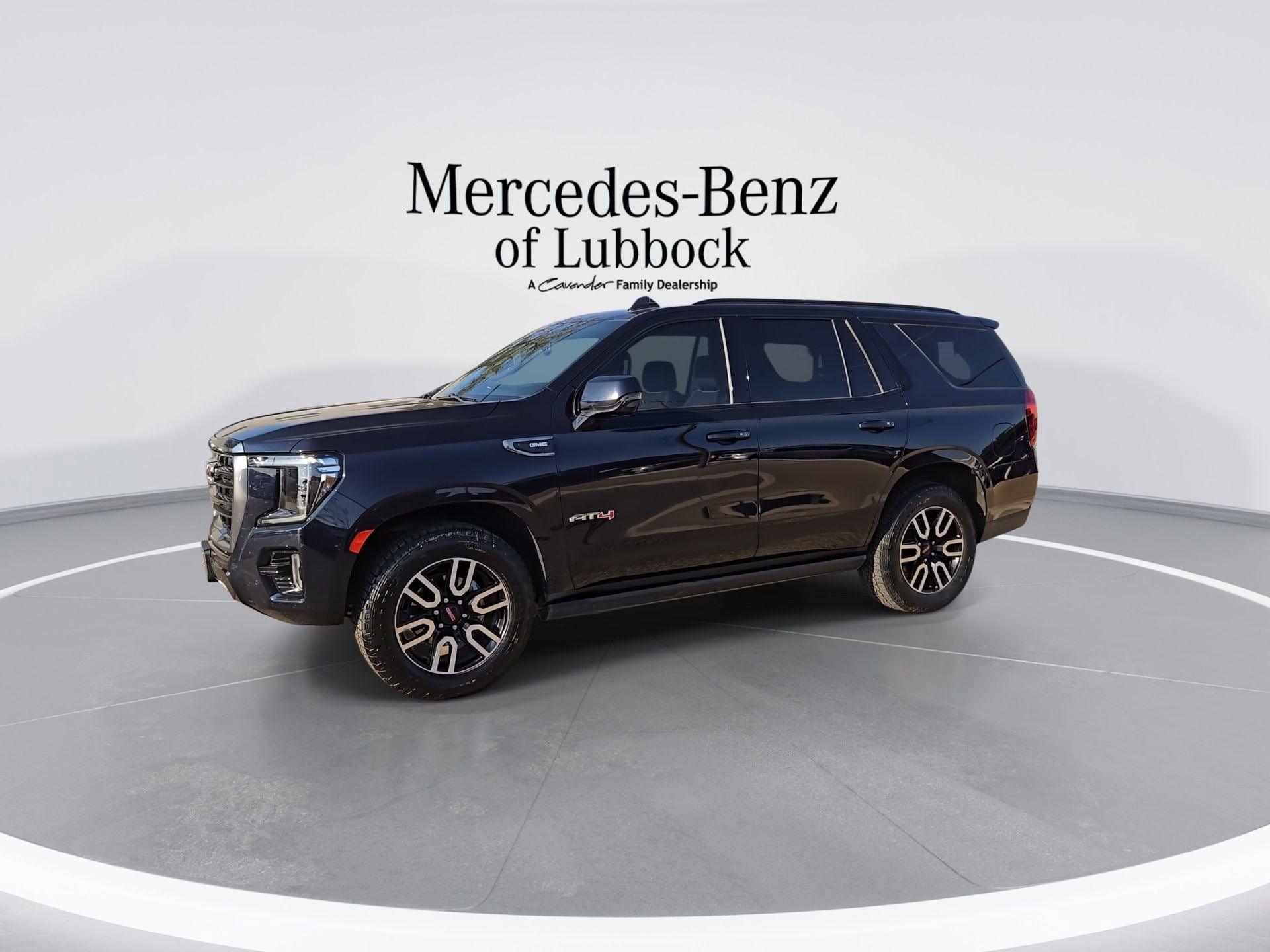 Used 2023 GMC Yukon AT4 w/ Technology Package AWD/4WD image 5