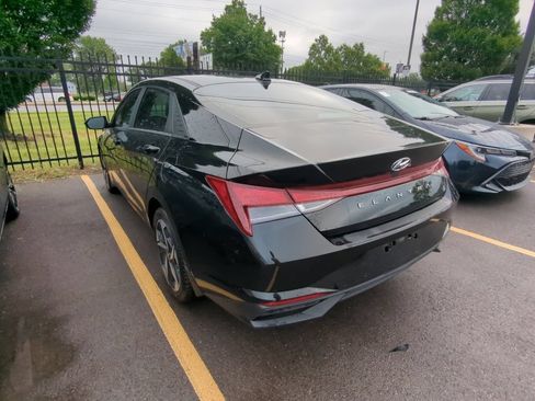 Used 2023 Hyundai Elantra SEL w/ Convenience Package FWD image 4