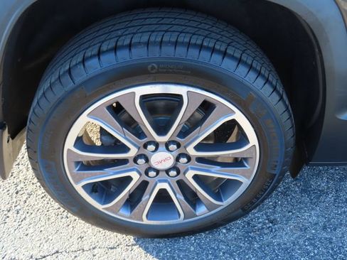 Used 2019 GMC Acadia SLT AWD/4WD image 15