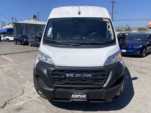 Used 2024 RAM ProMaster 2500 w/ Convenience Group image 3