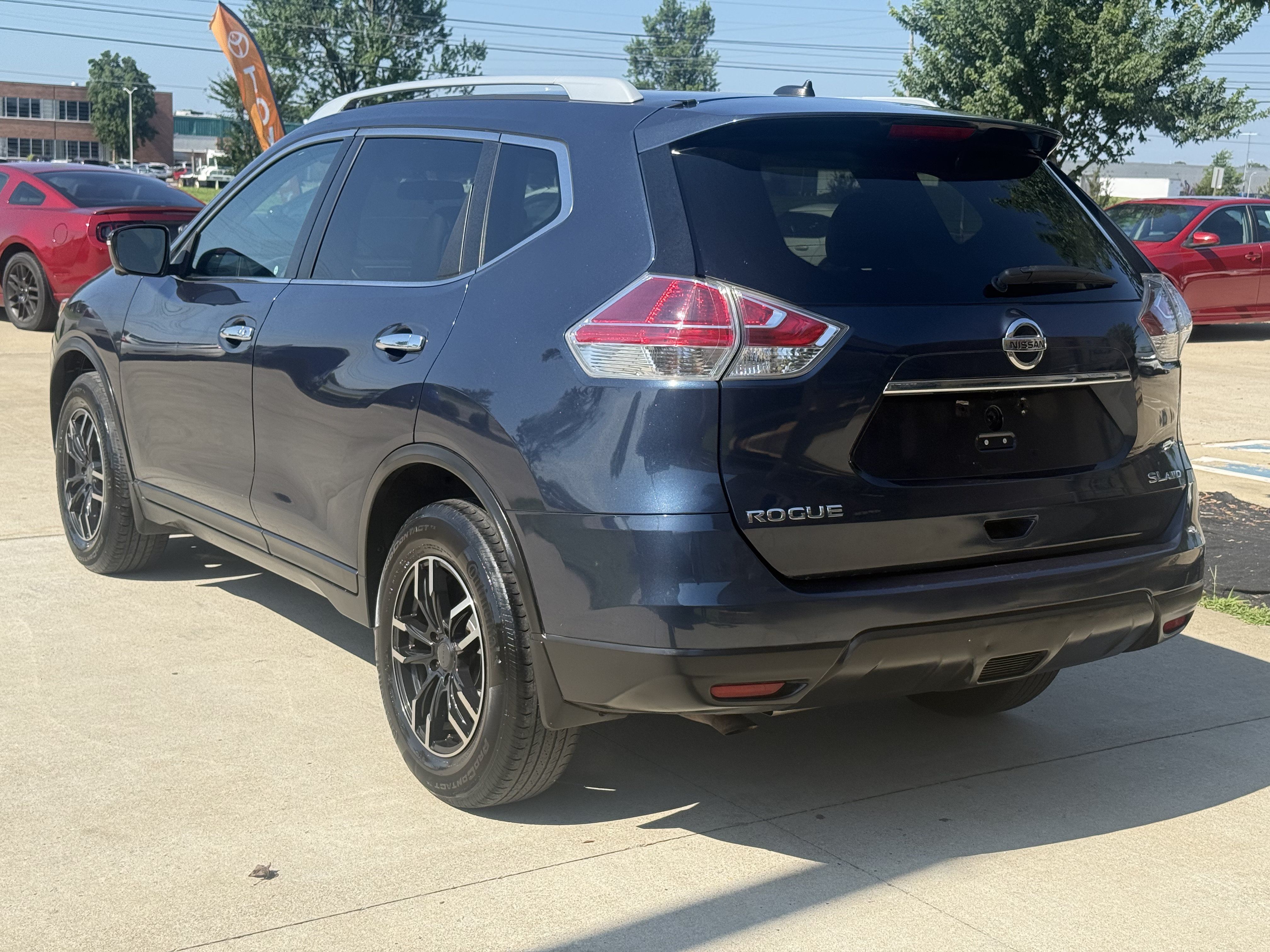 Used 2015 Nissan Rogue SL AWD/4WD image 4