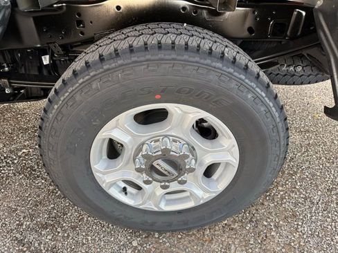 New 2026 Ford F250 XLT w/ FX4 Off-Road Package image 5