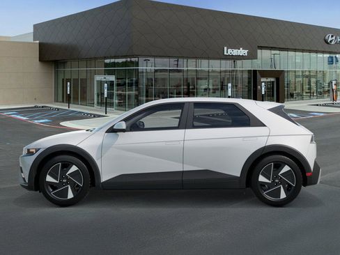 New 2026 Hyundai Ioniq 5 SE image 3