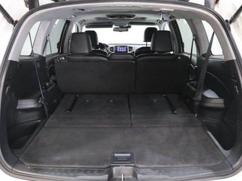 Used 2018 Honda Pilot Touring image 38