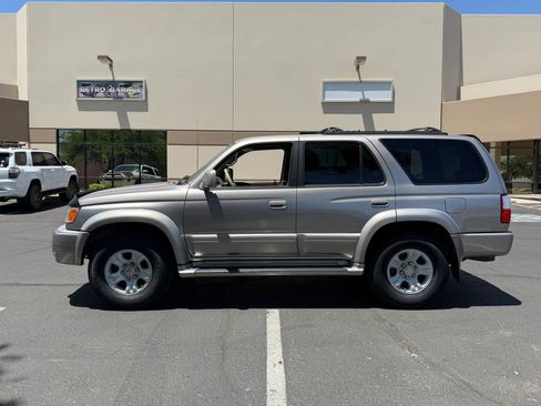 Used 2001 Toyota 4Runner Limited RWD image 2