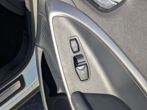 Used 2018 Hyundai Santa Fe Limited image 39