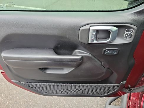 Used 2021 Jeep Gladiator Mojave image 17