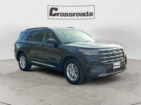 Used 2025 Ford Explorer Active image 7