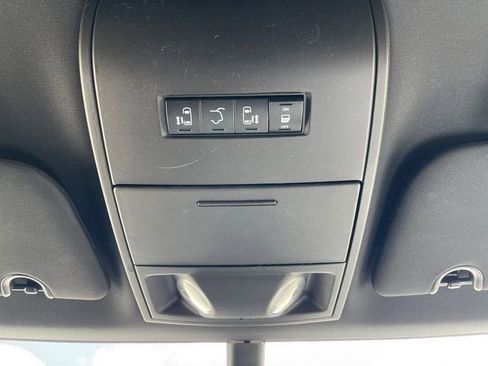 Used 2020 Dodge Grand Caravan SXT FWD image 17