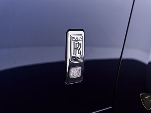 Used 2017 Rolls-Royce Wraith RWD image 24