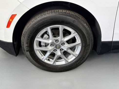 Used 2024 Chevrolet Equinox LS w/ LS Convenience Package FWD image 38