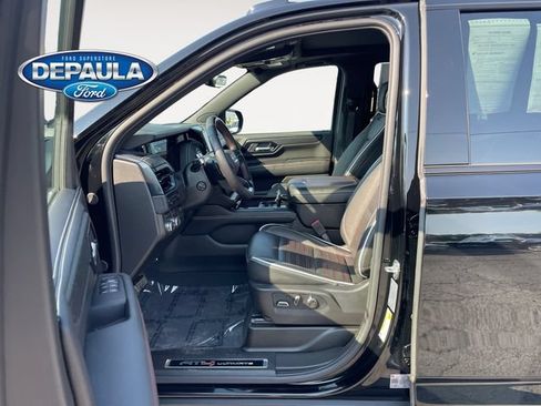 Used 2025 GMC Yukon AT4 Ultimate w/ LPO, Floor Liner Package AWD/4WD image 11
