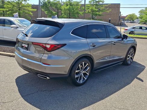 Certified 2024 Acura MDX SH-AWD w/ Technology Package image 5
