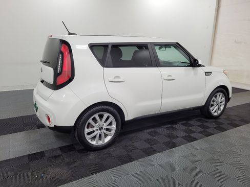 Used 2019 Kia Soul + FWD image 10