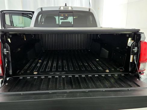 Certified 2022 Toyota Tacoma SR5 AWD/4WD image 20