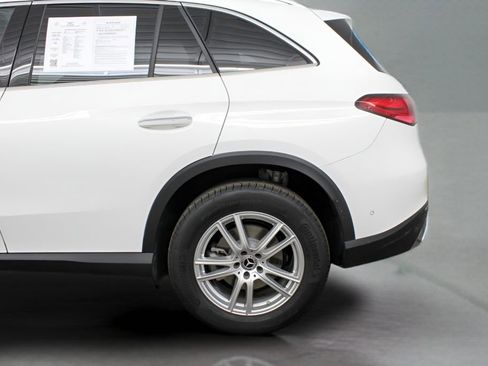 Used 2024 Mercedes-Benz GLC 300 4MATIC image 33