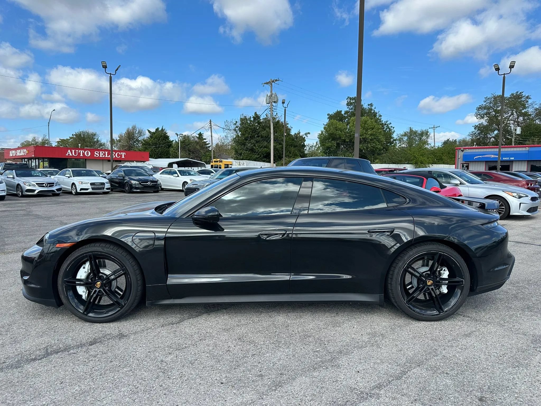 Used 2022 Porsche Taycan 4S AWD/4WD image 36