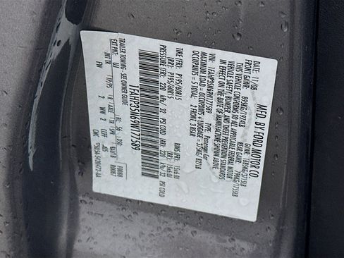 Used 2009 Ford Focus SE FWD image 12