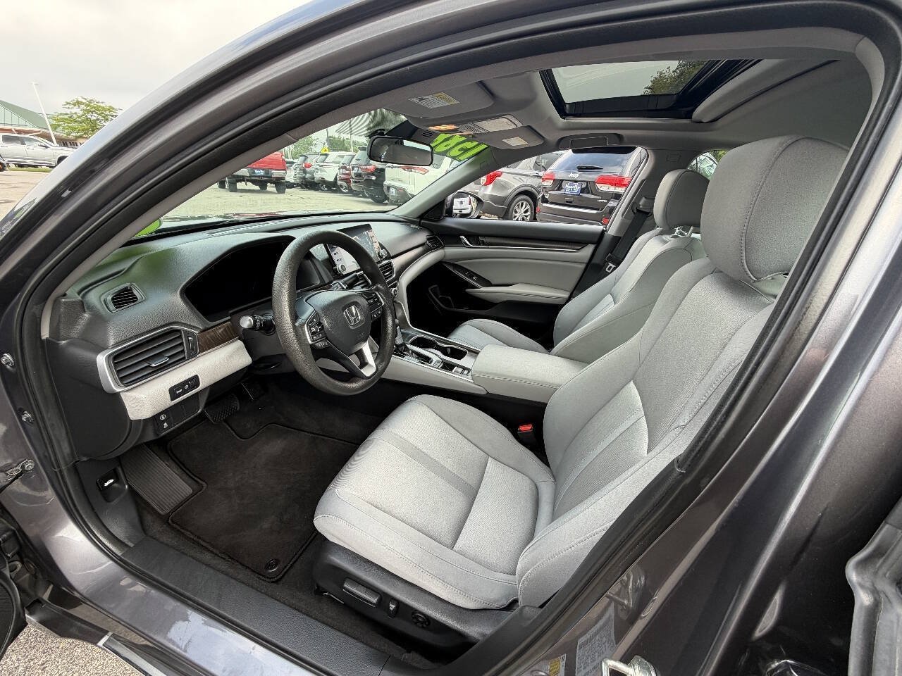 Used 2019 Honda Accord EX image 10