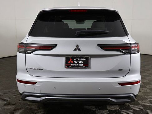 New 2025 Mitsubishi Outlander SE FWD image 15
