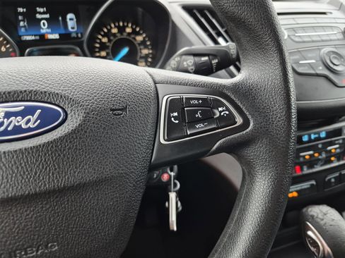 Used 2018 Ford Escape SE FWD image 19