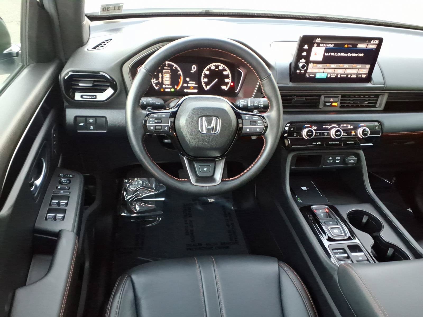 Used 2025 Honda Pilot TrailSport image 9