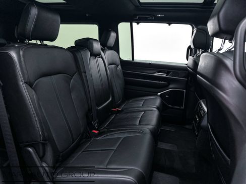 Used 2023 Jeep Wagoneer L Series III w/ Premium Group I AWD/4WD image 35