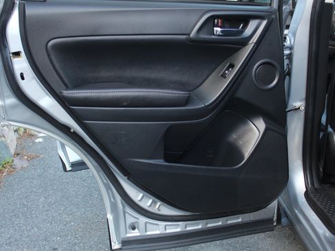 Used 2016 Subaru Forester 2.5i Limited image 13