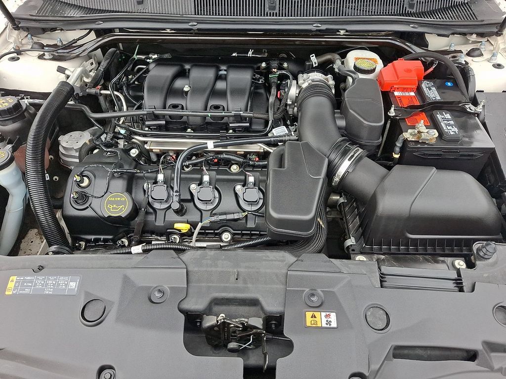 Certified 2018 Ford Taurus Limited AWD/4WD image 26