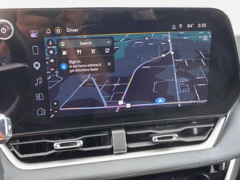 Used 2025 Chevrolet Equinox LT FWD image 3