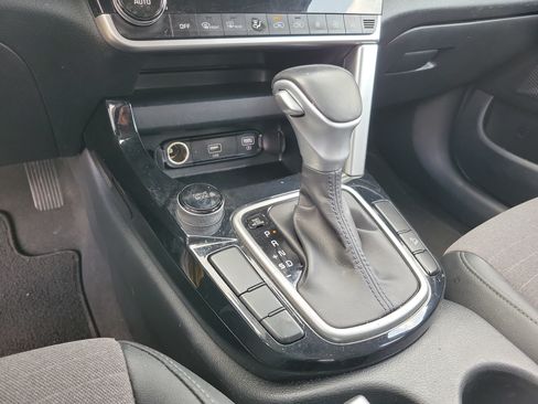 Used 2022 Kia Seltos S FWD image 11