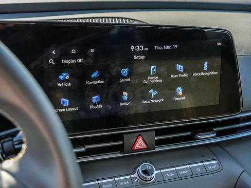 Used 2025 Hyundai Elantra SEL image 28